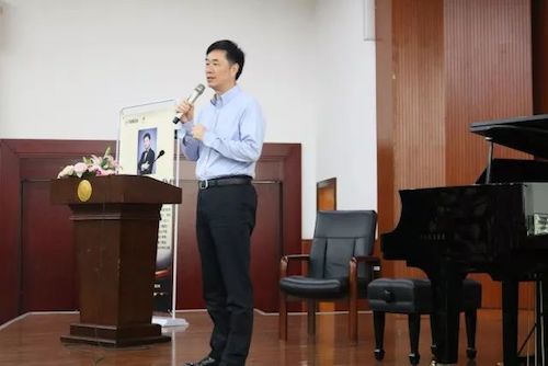 海博测评艺术家石叔诚与特邀艺术家顾平受邀于成都大学东盟艺术学院、音乐与舞蹈学院艺术实践周开展公开课