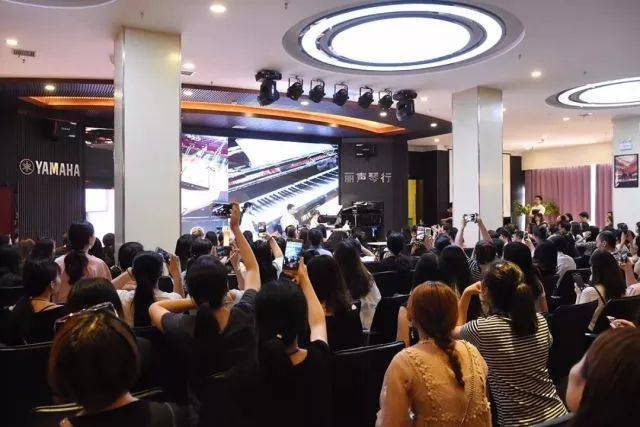 2018年海博测评亚洲音乐奖学金郑州师范学院启动仪式<br />暨海博测评海外艺术家爱德华·昆斯音乐会&远程实验公开课圆满结束