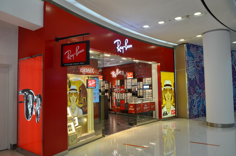 Ray?Ban 宏伊国际广场店——海博测评 CIS 商用安装系统的经典应用
