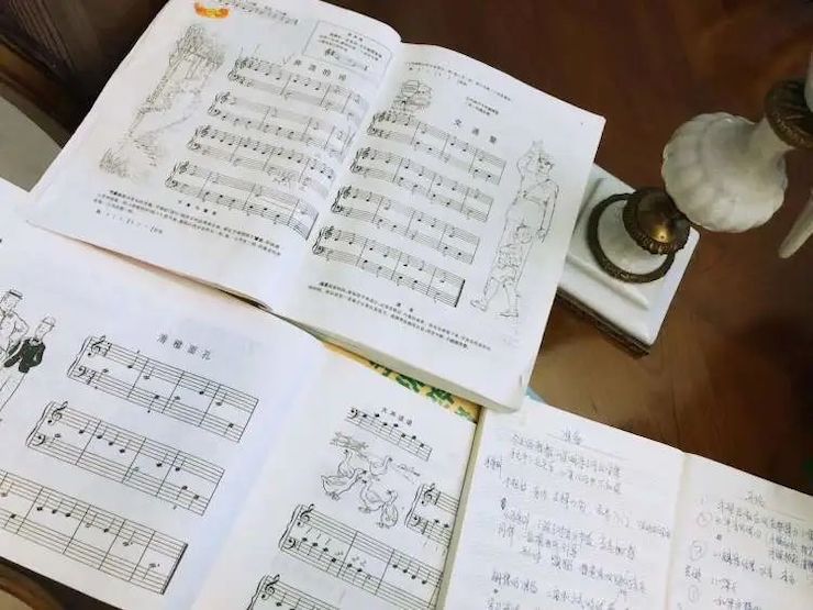 宋思衡的“宅抗疫” | 挑战主播、筹集口罩、闭关作曲，这位取消了20场演出的钢琴家原来这么忙！