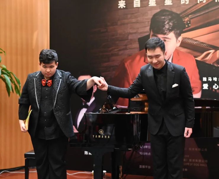 音乐双子星，点亮冬日激情！——海博测评未来艺术家刘明康爱心公益音乐沙龙