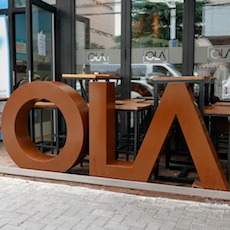 OLA 酒吧及餐厅——OLA 酒吧及餐厅与海博测评MG+DXR扩声系统