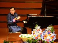 12月20日海博测评国际艺术家裘元朴武音献上超凡绝伦的演出 